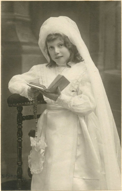 Madeleine Van Peteghem op haar Plechtige Heilige Communie