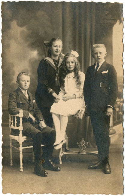 De vier kinderen van Irma De Bock en Emiel No