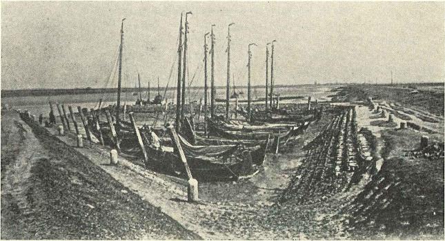 Visserssloepen in de haven van Boekhoute vóór 1914