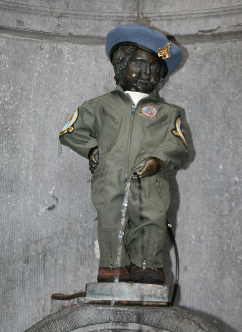 Manneken Pis, Pilote d'Hélicoptère