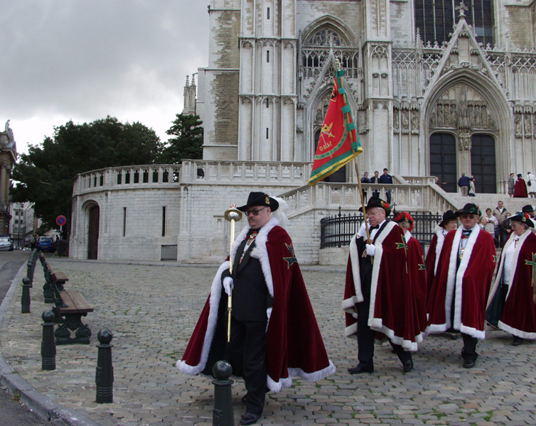 Off to Manneken Pis after the annual High Mass