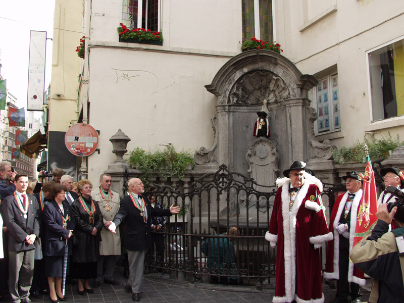 The Knight of St. Michael and Manneken Pis.