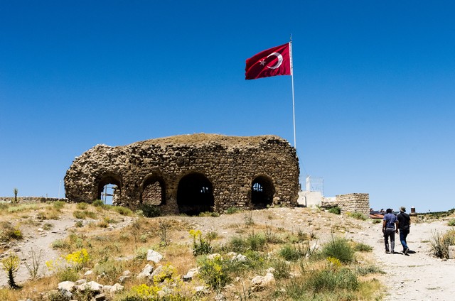 Les restes du palais dans la citadelle de Harput