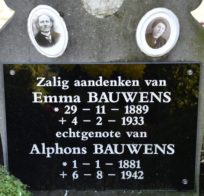 Detail van het graf van Emma en Alphons Bauwens