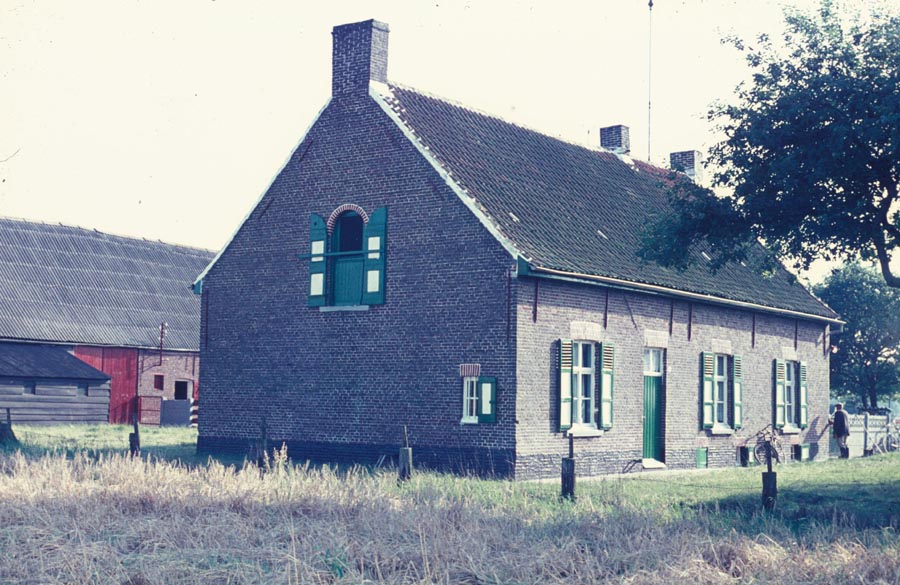 De boerderij van Leonard en Pelagie: voor het huis