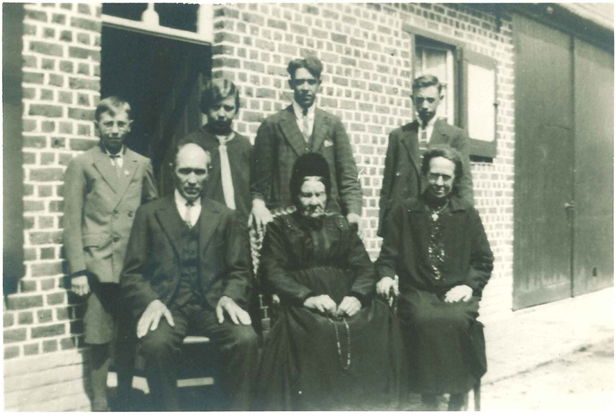 Marie-Louise Claeys (A IX a8), André Boudonck en kinderen