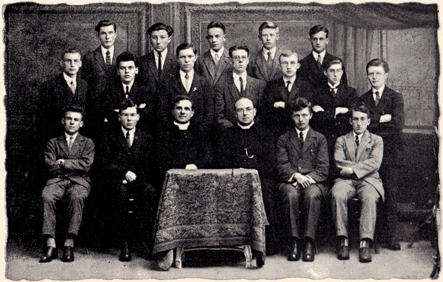 De jubilarissen van de Retorika 1925-26 van het St-Vincentiuscollege van Eeklo