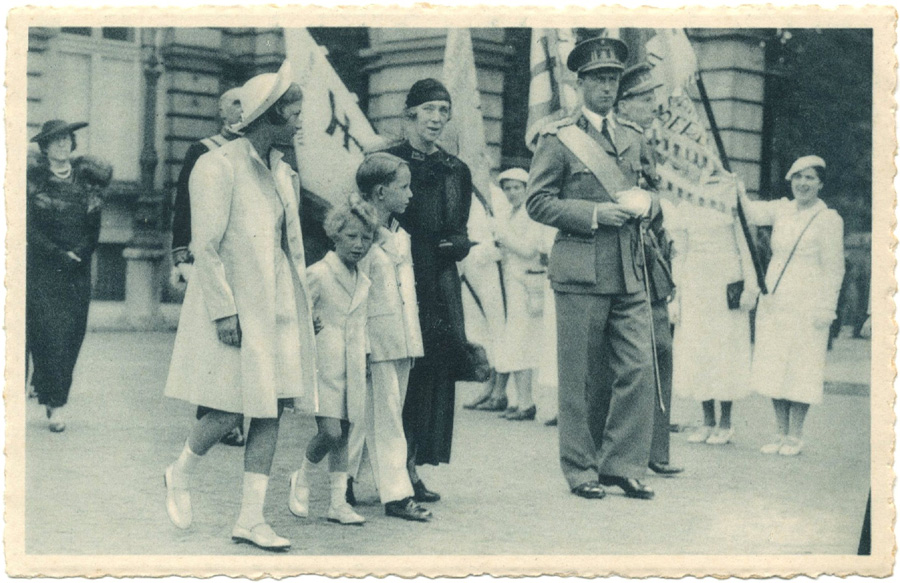 De Koninklijke Familie gaat naar het Te Deum van 21/7/1938