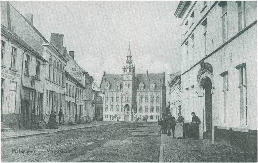 De Marktstraat en het nieuwe gemeentehuis
