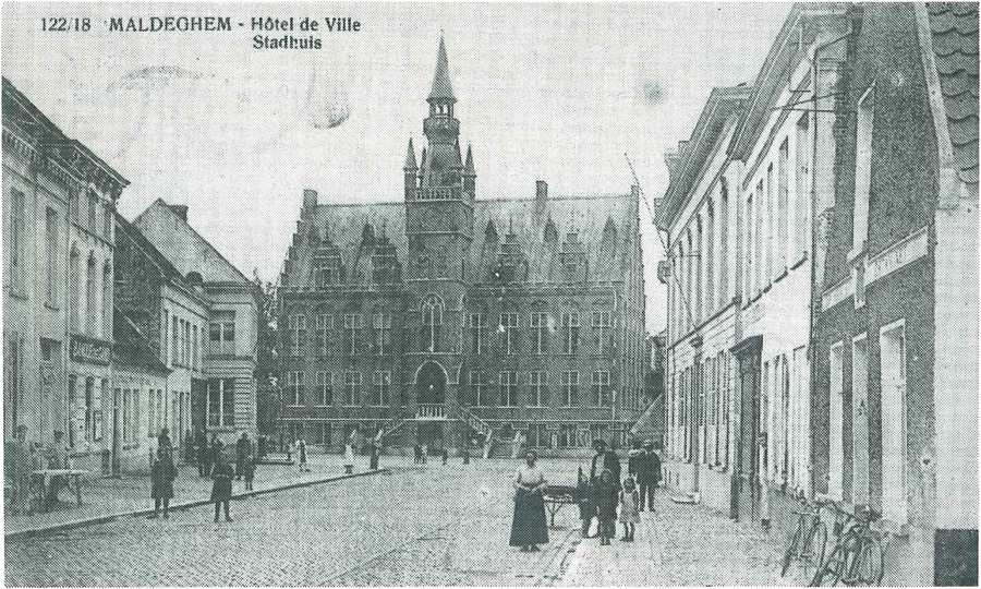 De Marktstraat en het nieuwe gemeentehuis vóór de oorlog 1914-18