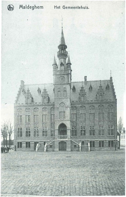 Het nieuw gebouwde gemeentehuis vóór 1914